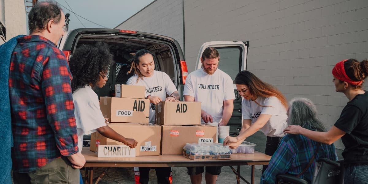 100 Community Service Ideas and the Right One for You