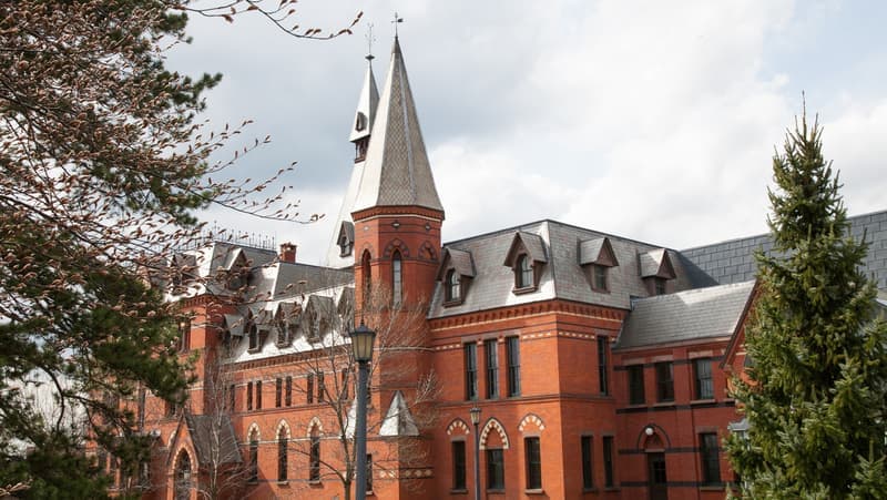 The Ultimate Guide: How To Write the Cornell Supplemental Essays for 2025/26