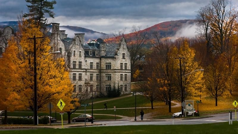 Williams College Accepts 8.5% of Students for Class of 2029